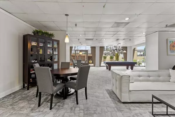 Atlanta, GA 30305,2479 Peachtree RD NE #1115