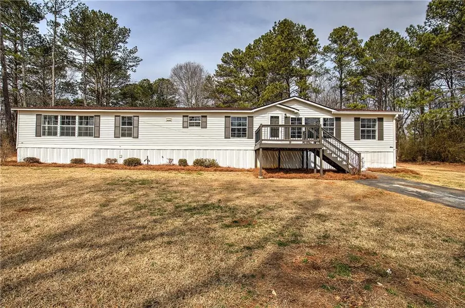 62 W Lakeview DR, Temple, GA 30179