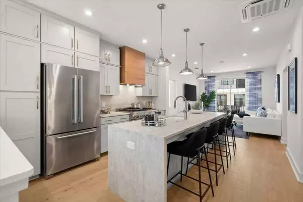 201 New ST #2207-1, Decatur, GA 30030