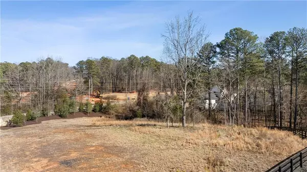 110 Von Lake DR, Milton, GA 30004