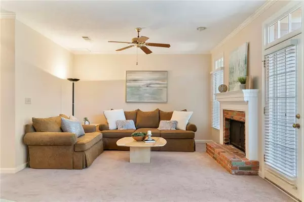 312 River Glen DR, Roswell, GA 30075