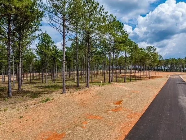 Milledgeville, GA 31060,210 Whispering RDG