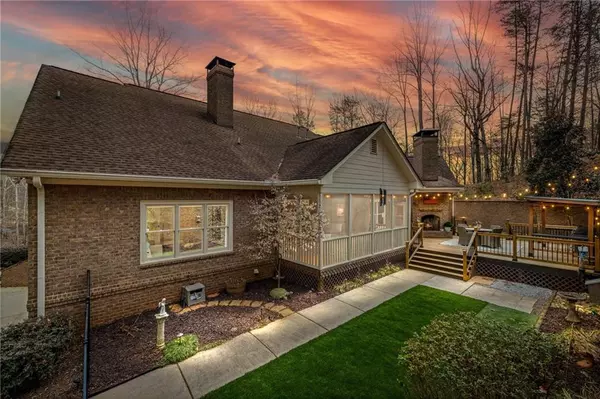 Dahlonega, GA 30533,99 Madeline Anthony RD
