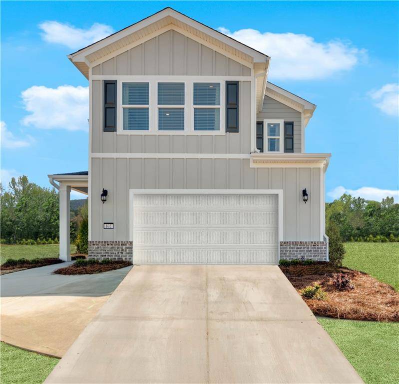 111 Lavender CIR, Calhoun, GA 30701