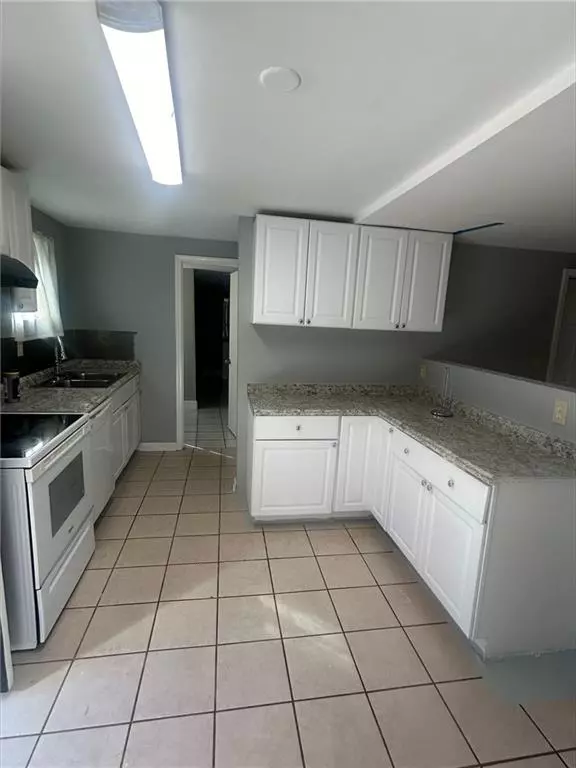 462 Ohern CT, Stone Mountain, GA 30088