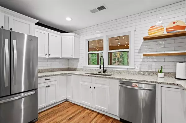 Atlanta, GA 30311,1428 Downs DR SW