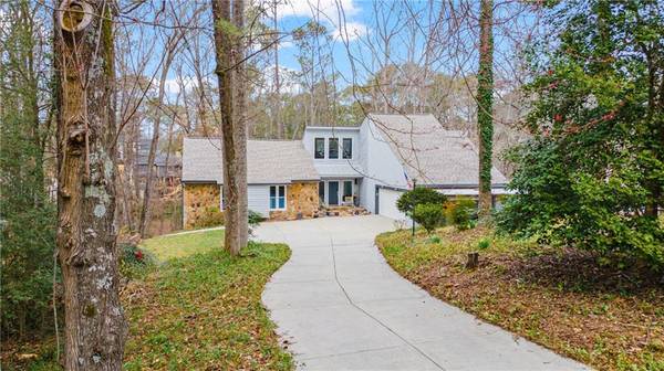 2590 Runic WAY, Johns Creek, GA 30022