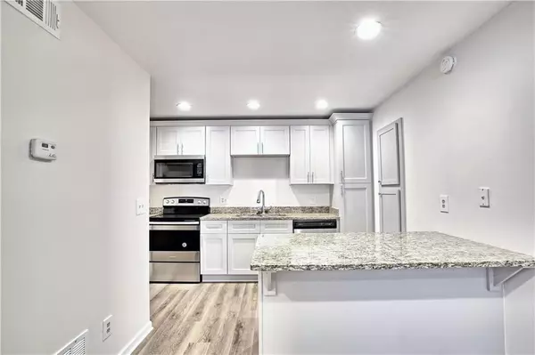 Atlanta, GA 30324,2657 Lenox RD NE #29-1