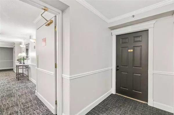 Atlanta, GA 30328,795 Hammond DR #801