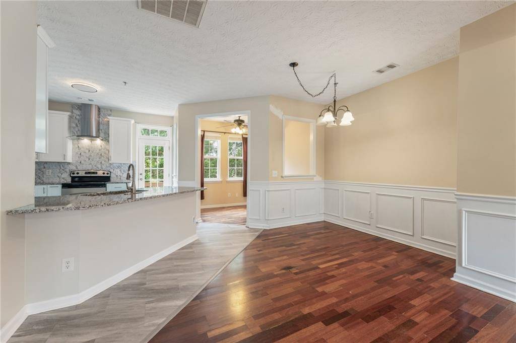 Woodstock, GA 30188,240 Village Square DR