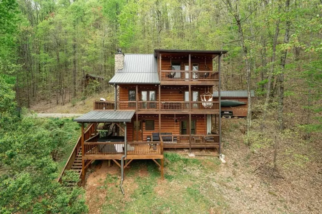 Blue Ridge, GA 30513,384 Mountain Highlands CT