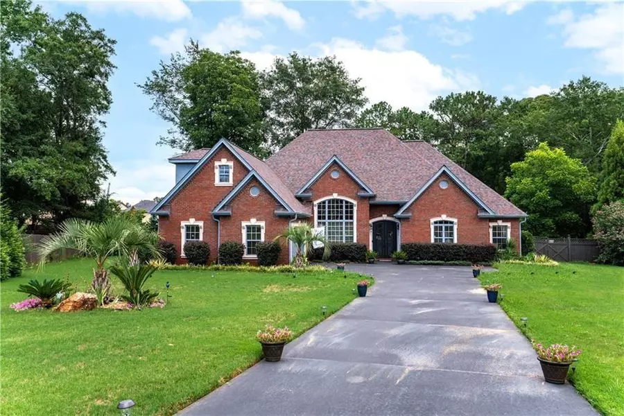 477 Glouchester DR, Locust Grove, GA 30248