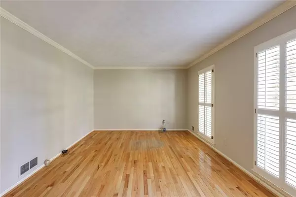 Dunwoody, GA 30338,5385 Saffron DR