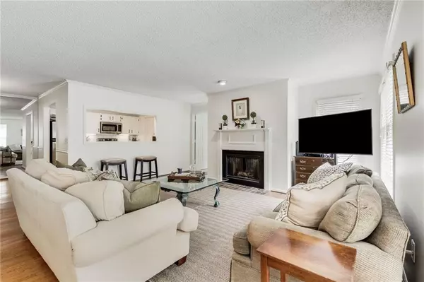 402 BAINBRIDGE DR, Atlanta, GA 30327