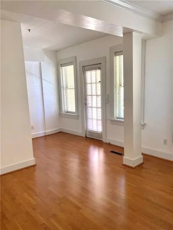 Atlanta, GA 30305,2855 Peachtree RD NE #114