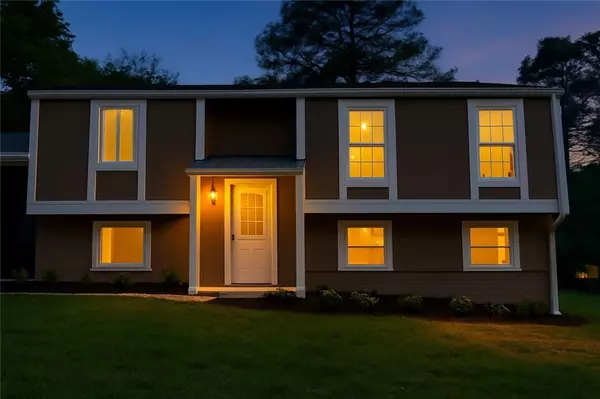 4941 Isle Royal CT, Stone Mountain, GA 30088