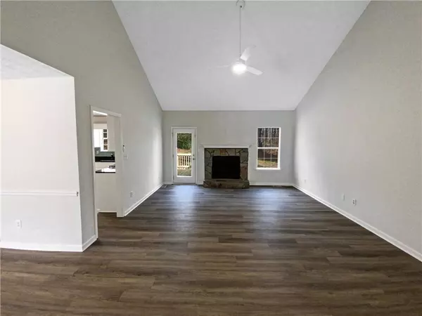 Mcdonough, GA 30252,521 Country Lake DR