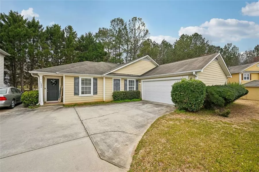 7595 Waverly LOOP, Fairburn, GA 30213
