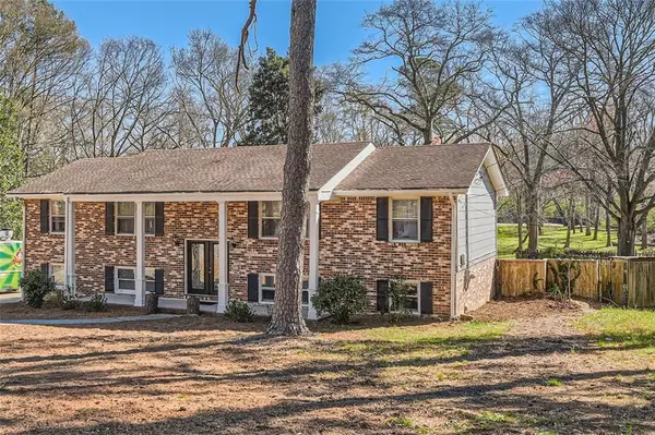 3045 RIVIERA DR NW, Conyers, GA 30012