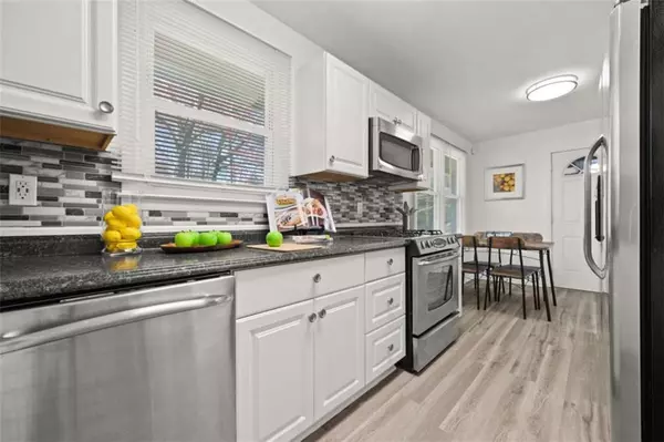 Riverdale, GA 30274,127 Oldenburg DR