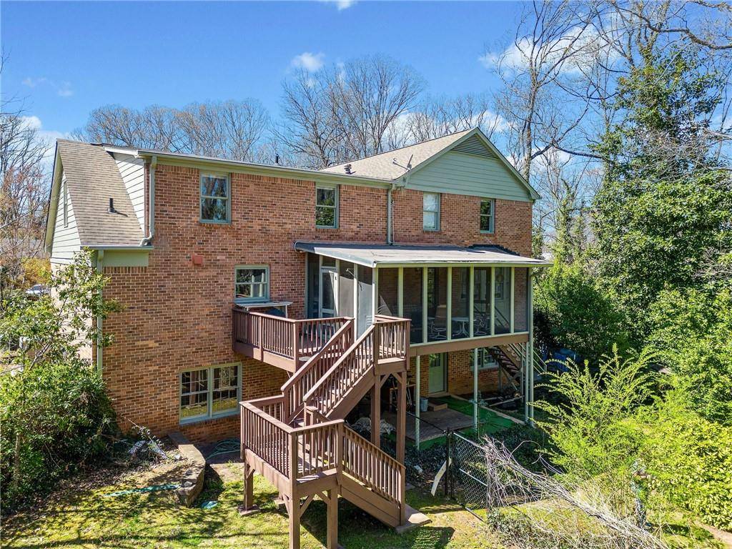Marietta, GA 30068,301 Millbrook Farm CT