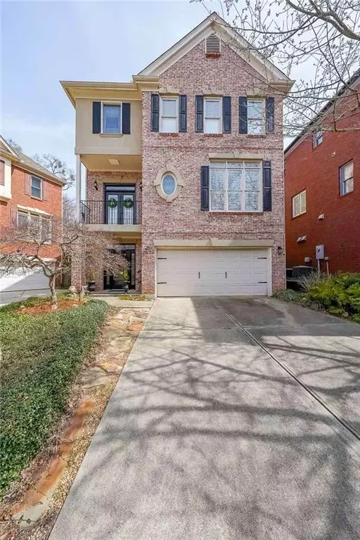 2476 Manor WALK, Decatur, GA 30030