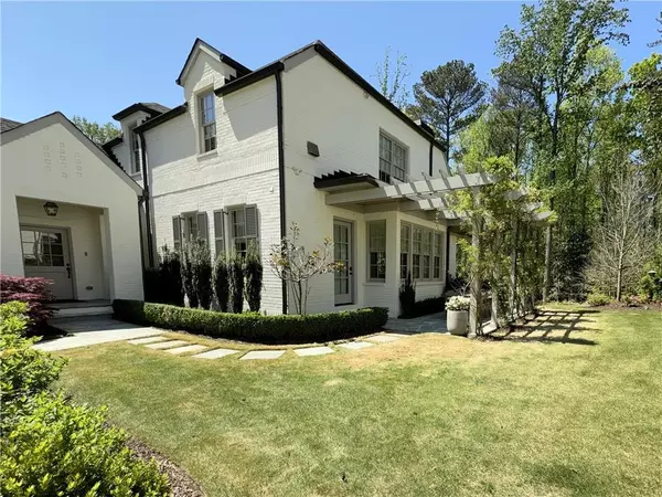 Sandy Springs, GA 30342,5210 Timber TRL S