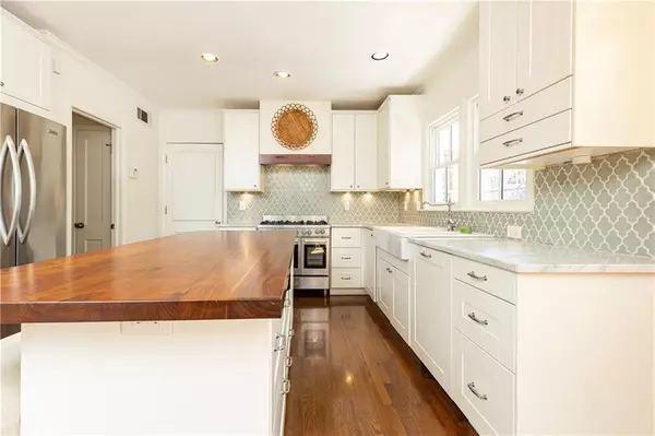 Atlanta, GA 30339,3034 Farmington DR SE