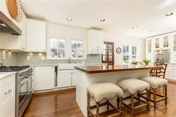 Atlanta, GA 30339,3034 Farmington DR SE