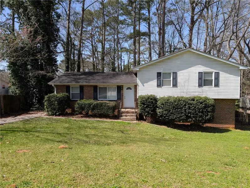 8271 Walnut DR, Jonesboro, GA 30238