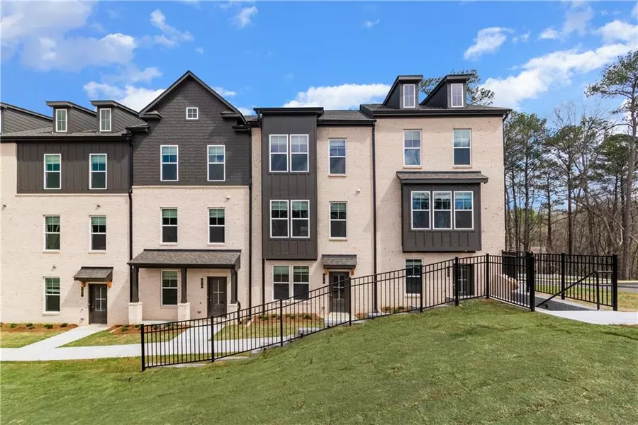 274 Daybreak LN, Newnan, GA 30265