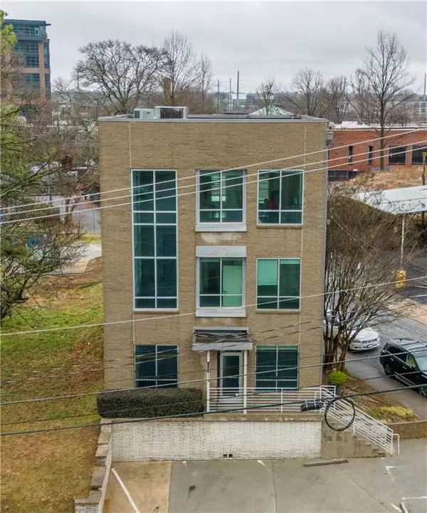 692 10th ST NW, Atlanta, GA 30318