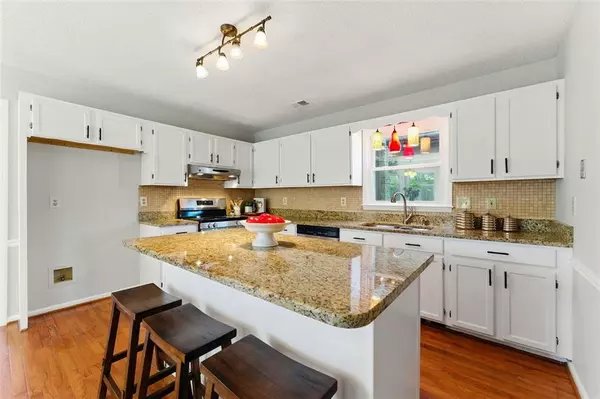 Kennesaw, GA 30144,216 TENNIS COURT LN NW