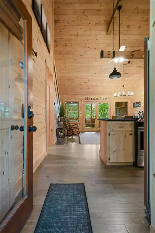 Blue Ridge, GA 30513,263 Windy Valley LN