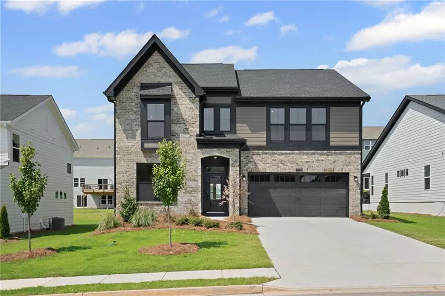 752 Crystal Lake Pkwy, Hoschton, GA 30548
