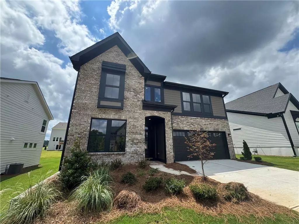 Hoschton, GA 30548,752 Crystal Lake Pkwy