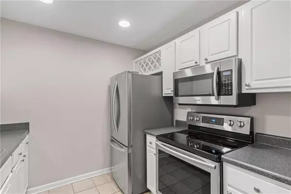 Atlanta, GA 30305,3655 Habersham RD NE #215