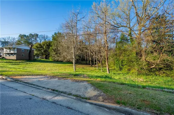 Conyers, GA 30013,1001 Fox ST SE