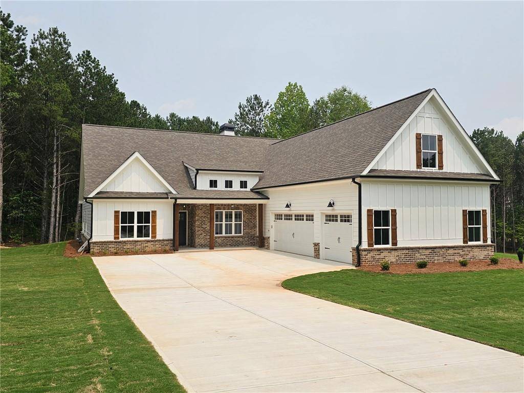 215 Pinewood DR, Covington, GA 30014