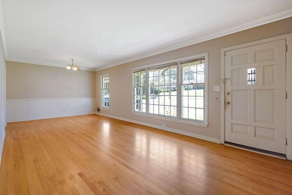 Atlanta, GA 30337,2609 Colonial DR