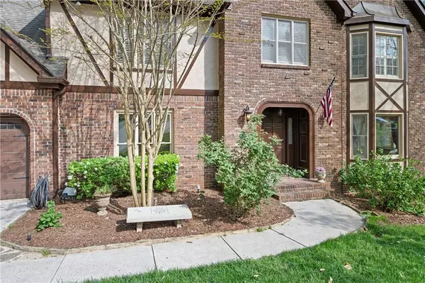 Roswell, GA 30075,2702 Long Lake TER NE