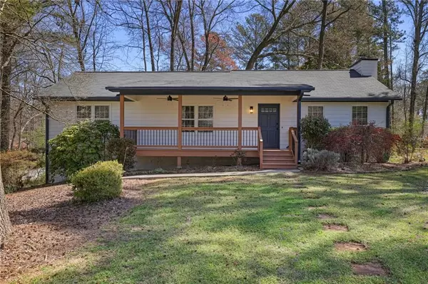 2440 Red Fox RUN NW,  Acworth,  GA 30101