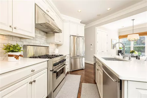 Atlanta, GA 30328,825 Glengate PL