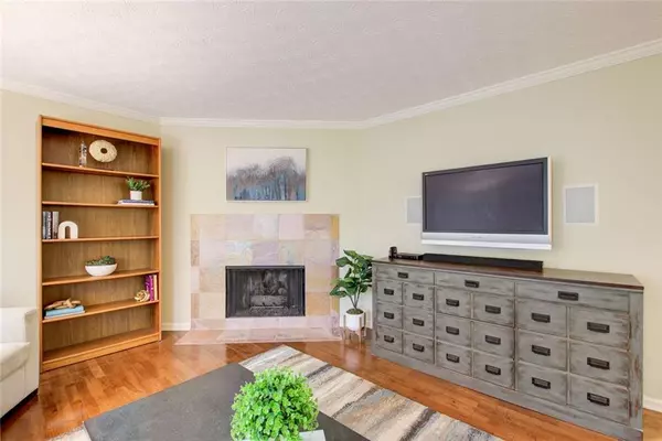 Sandy Springs, GA 30328,213 The South Chace NE