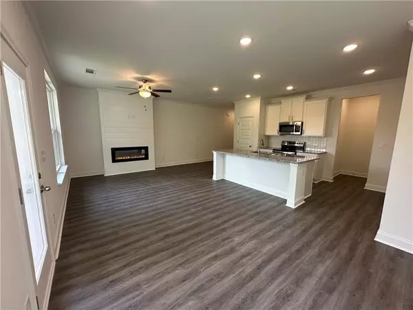 Flowery Branch, GA 30542,5635 Chickory DR #122