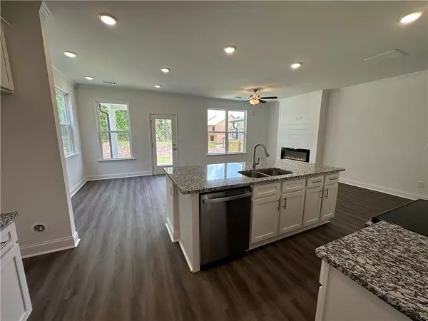 Flowery Branch, GA 30542,5635 Chickory DR #122