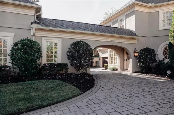 Atlanta, GA 30305,3594 Tuxedo CT NW