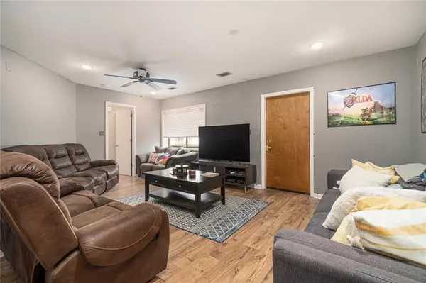 Atlanta, GA 30305,3501 Roswell RD NE #211