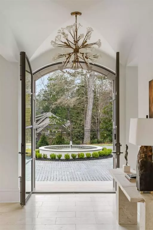 Sandy Springs, GA 30327,5245 Kenbrook WAY