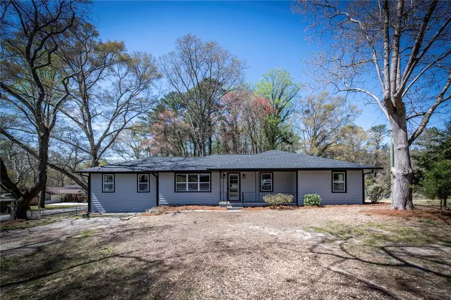 6727 Kull DR, Lithia Springs, GA 30122